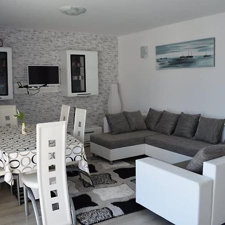 Apartmani Celjak 帕格 外观 照片